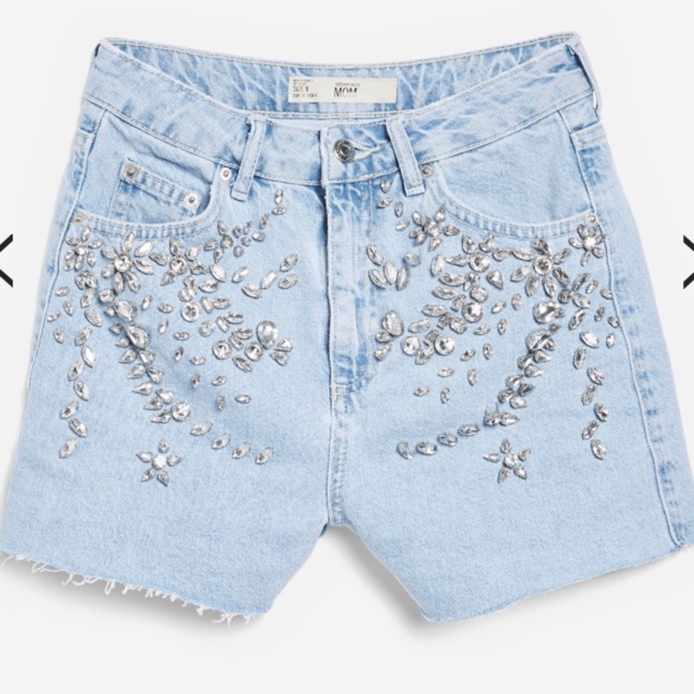 Gem denim shorts 💎✨